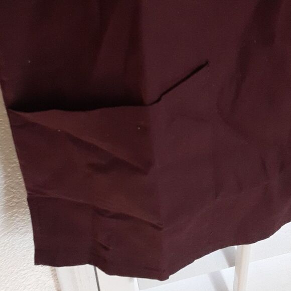 Dickies Men's EDS Signature V-neck Scrub Top, Sz Small, color Wine, NWOT - Picture 8 of 9